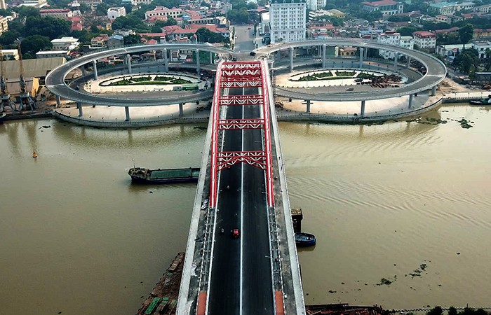 Close up of a unique bridge shaped like a sea bird about to open in Hai Phong