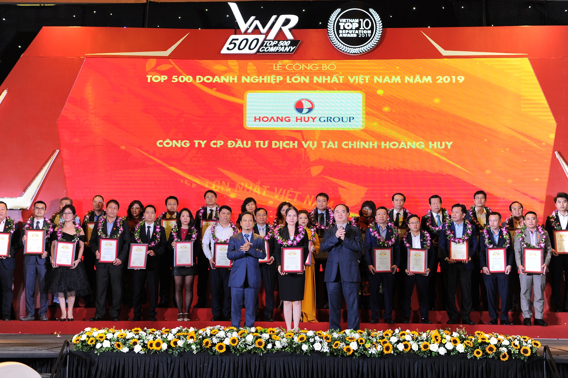 Tài chính Hoàng Huy khẳng định vị thế Top 500 doanh nghiệp lớn nhất Việt Nam