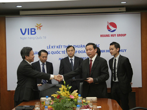 Lễ ký kết hợp tác toàn diện giữa Ngân hàng Quốc Tế (VIB) và Tập Đoàn Hoàng Huy